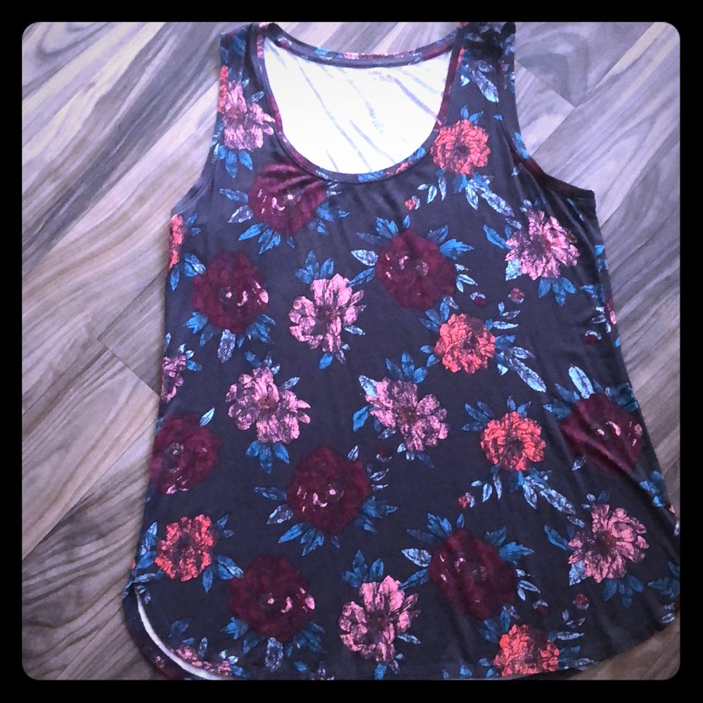 Maurices 24/7 tank size Medium